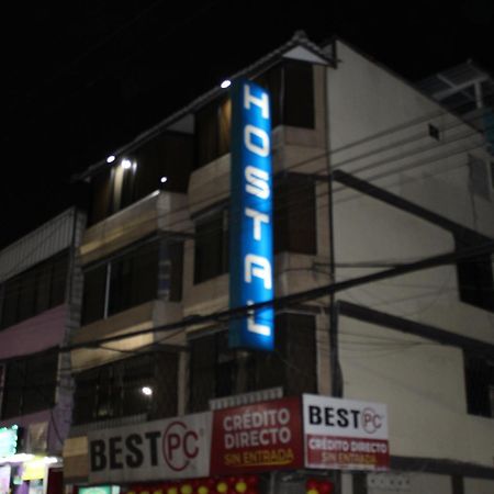 Julius Hostal, Desde Las 14 Horas Hasta 12 Del Mediodia Кито Екстериор снимка