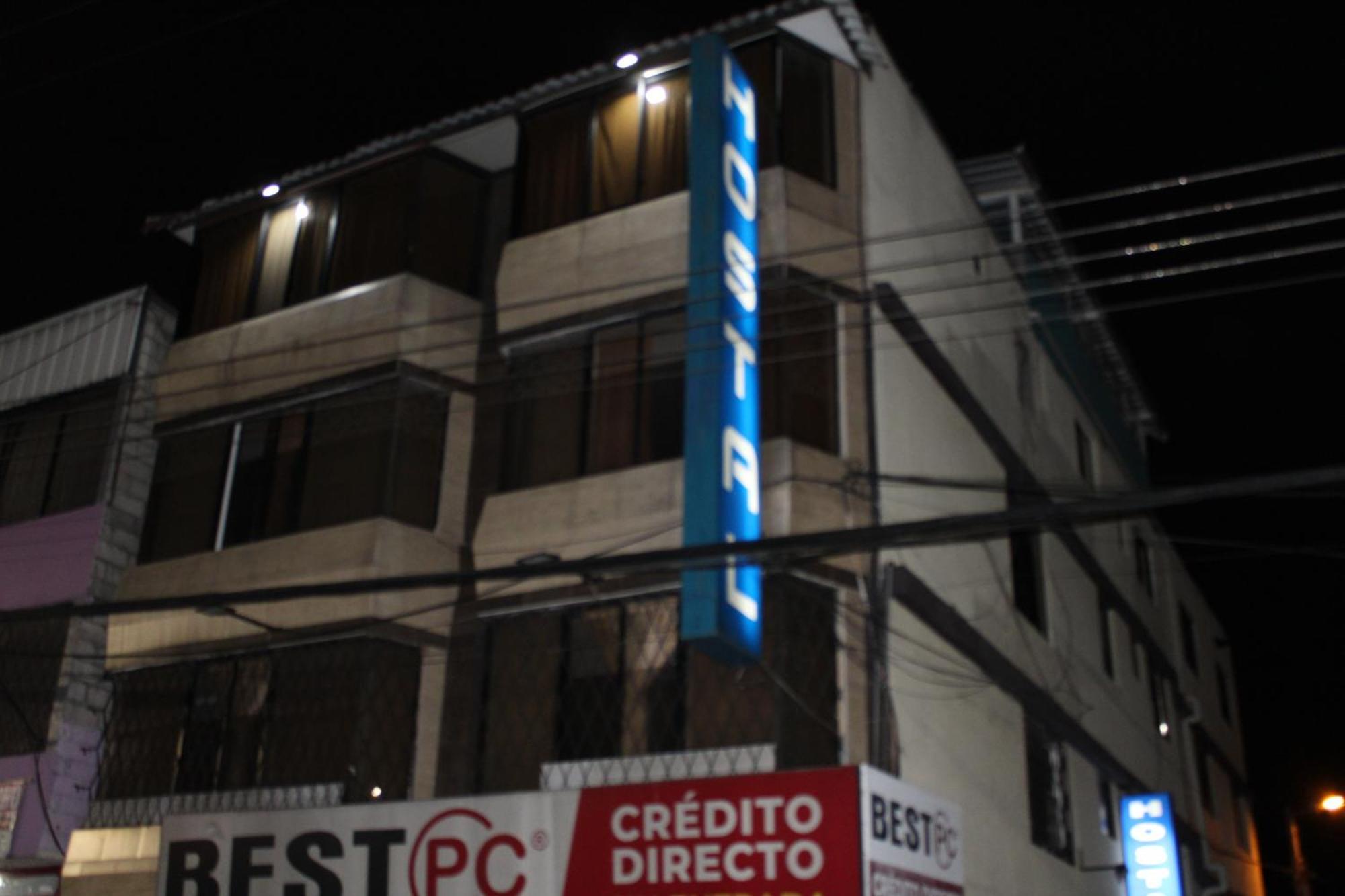 Julius Hostal, Desde Las 14 Horas Hasta 12 Del Mediodia Кито Екстериор снимка