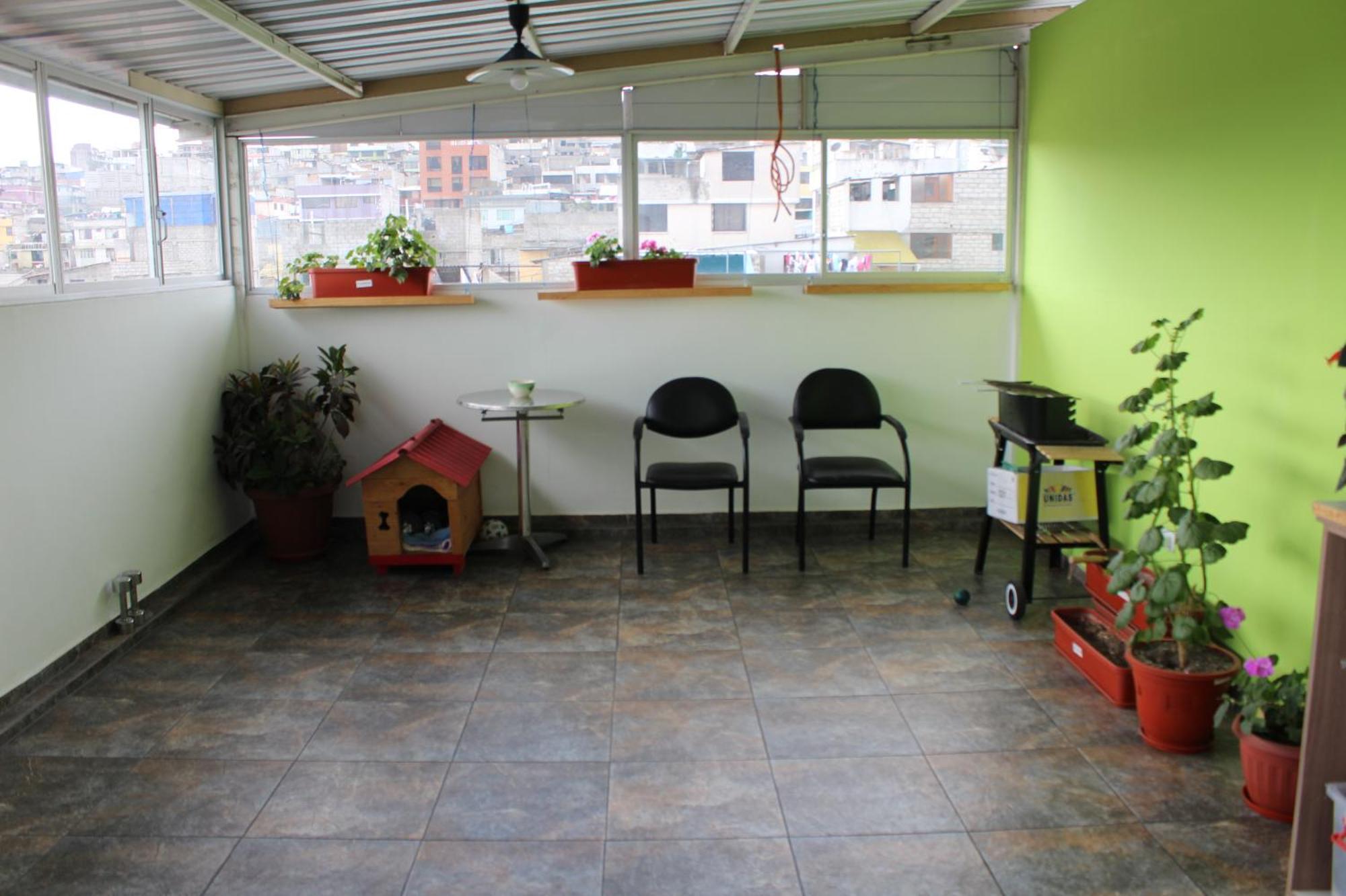 Julius Hostal, Desde Las 14 Horas Hasta 12 Del Mediodia Кито Екстериор снимка